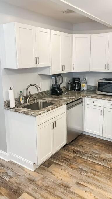 Cozy Modern Apt In The Heart Of Fells Point! ボルティモア エクステリア 写真