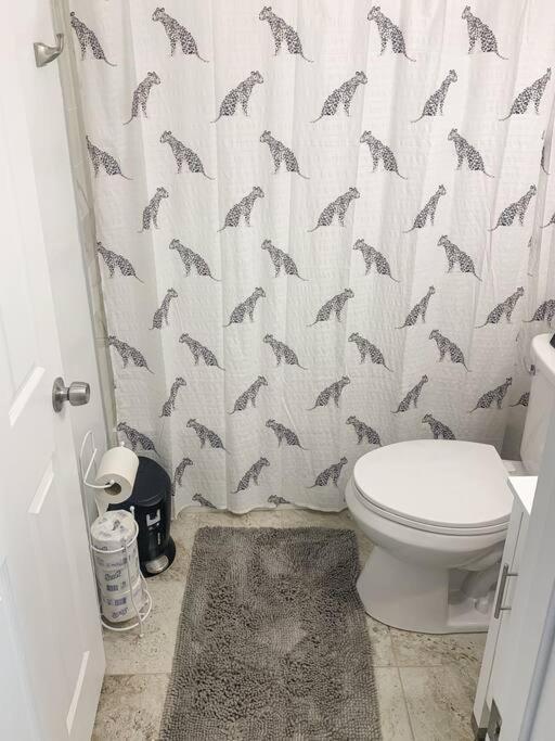 Cozy Modern Apt In The Heart Of Fells Point! ボルティモア エクステリア 写真