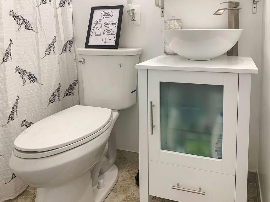 Cozy Modern Apt In The Heart Of Fells Point! ボルティモア エクステリア 写真