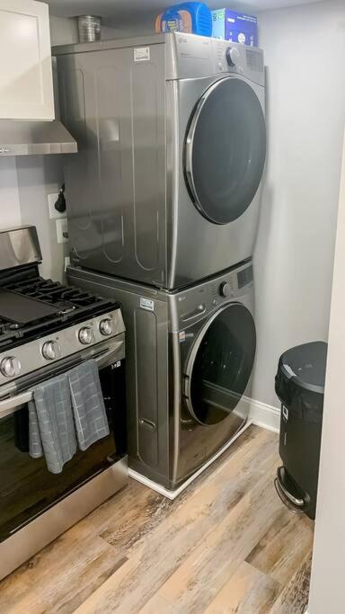 Cozy Modern Apt In The Heart Of Fells Point! ボルティモア エクステリア 写真