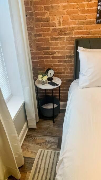 Cozy Modern Apt In The Heart Of Fells Point! ボルティモア エクステリア 写真