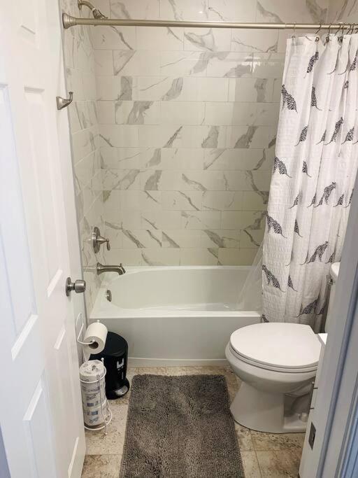Cozy Modern Apt In The Heart Of Fells Point! ボルティモア エクステリア 写真