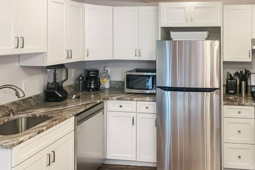 Cozy Modern Apt In The Heart Of Fells Point! ボルティモア エクステリア 写真