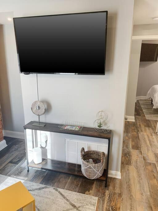 Cozy Modern Apt In The Heart Of Fells Point! ボルティモア エクステリア 写真