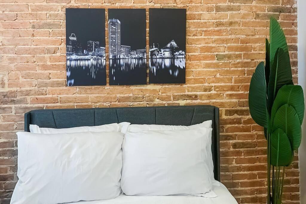 Cozy Modern Apt In The Heart Of Fells Point! ボルティモア エクステリア 写真